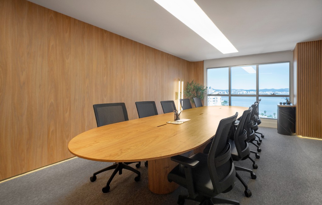 Sala de reuniões Linzmeyer Neto Advocacia